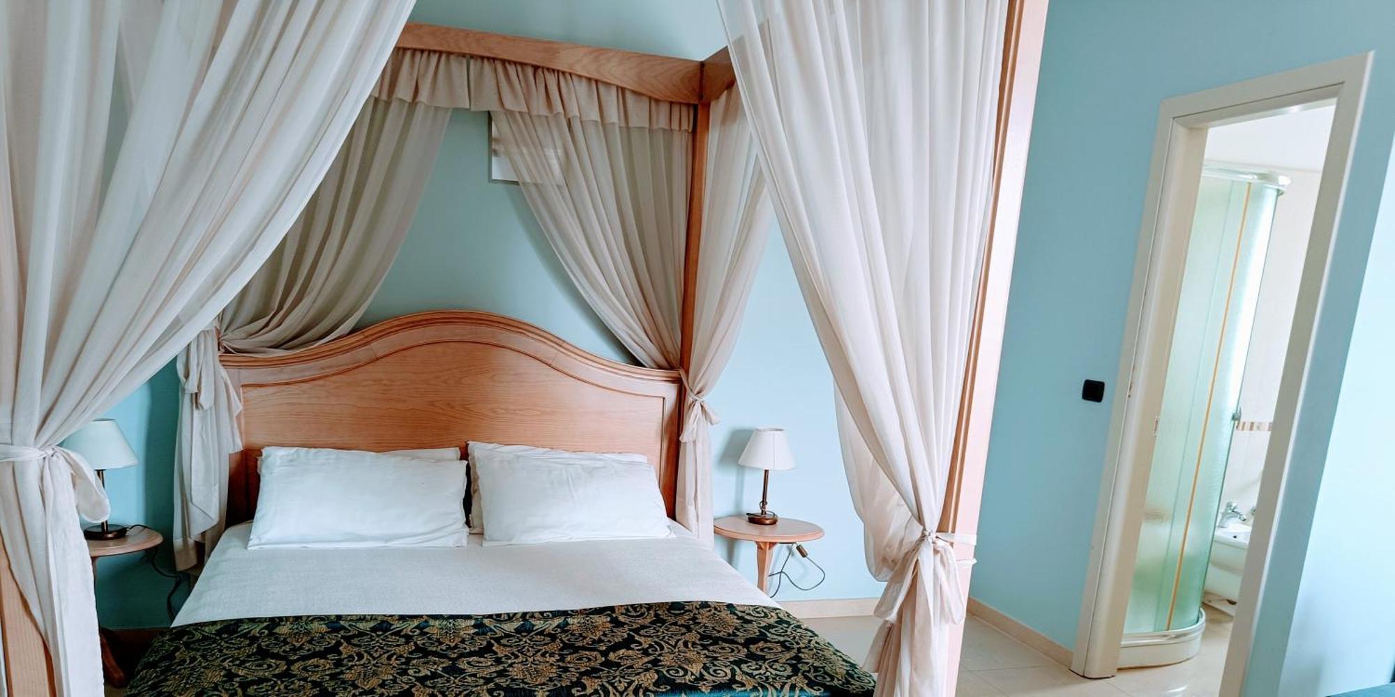 Suite with Balcony,1592838417:JPEG